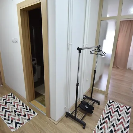 1 Apartment